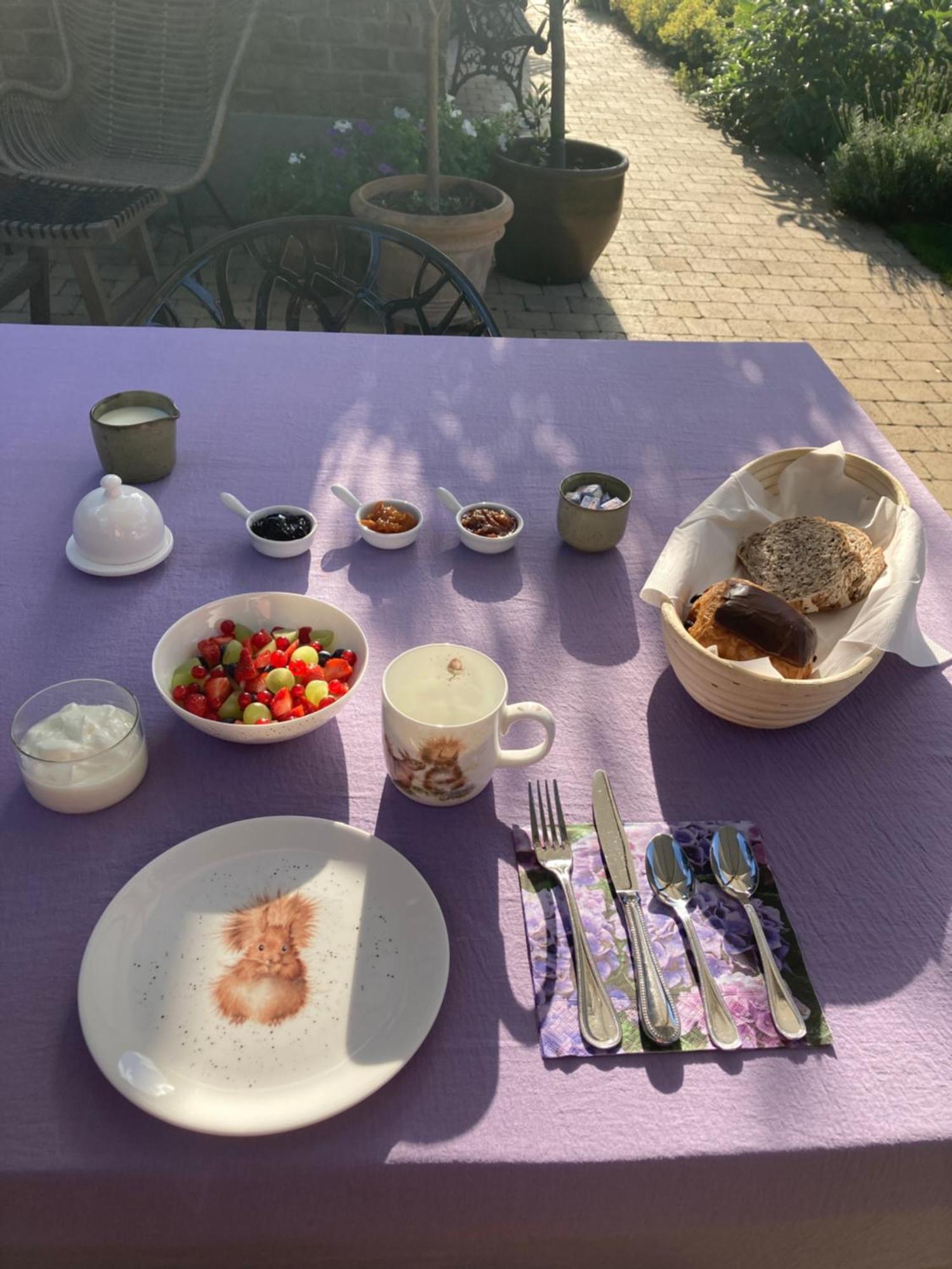 Tree & B Bed & Breakfast Брюж Екстериор снимка