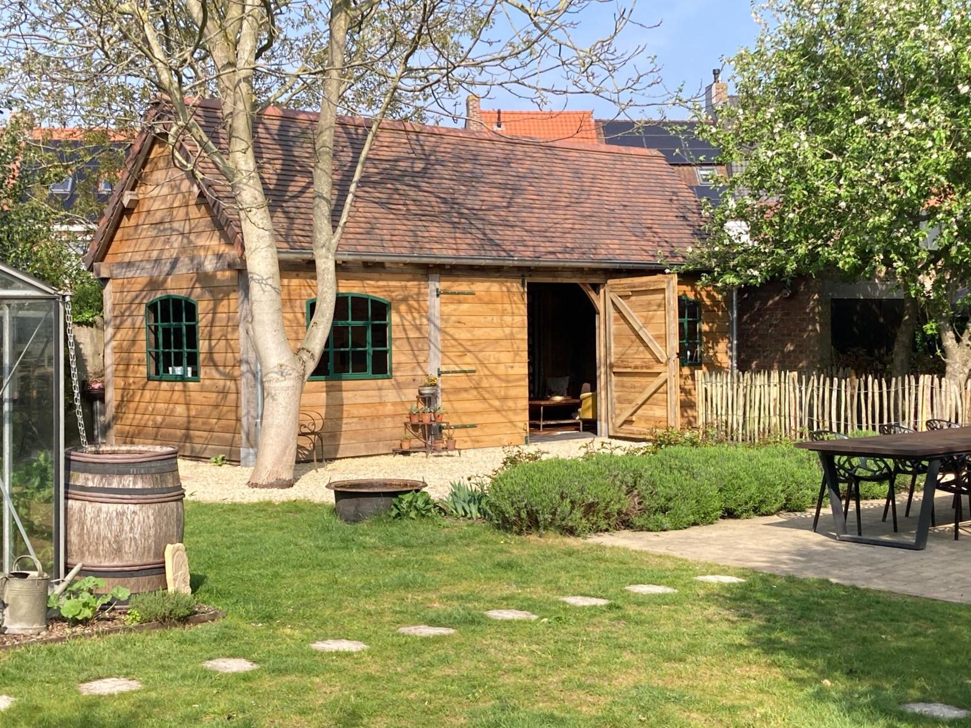 Tree & B Bed & Breakfast Брюж Екстериор снимка