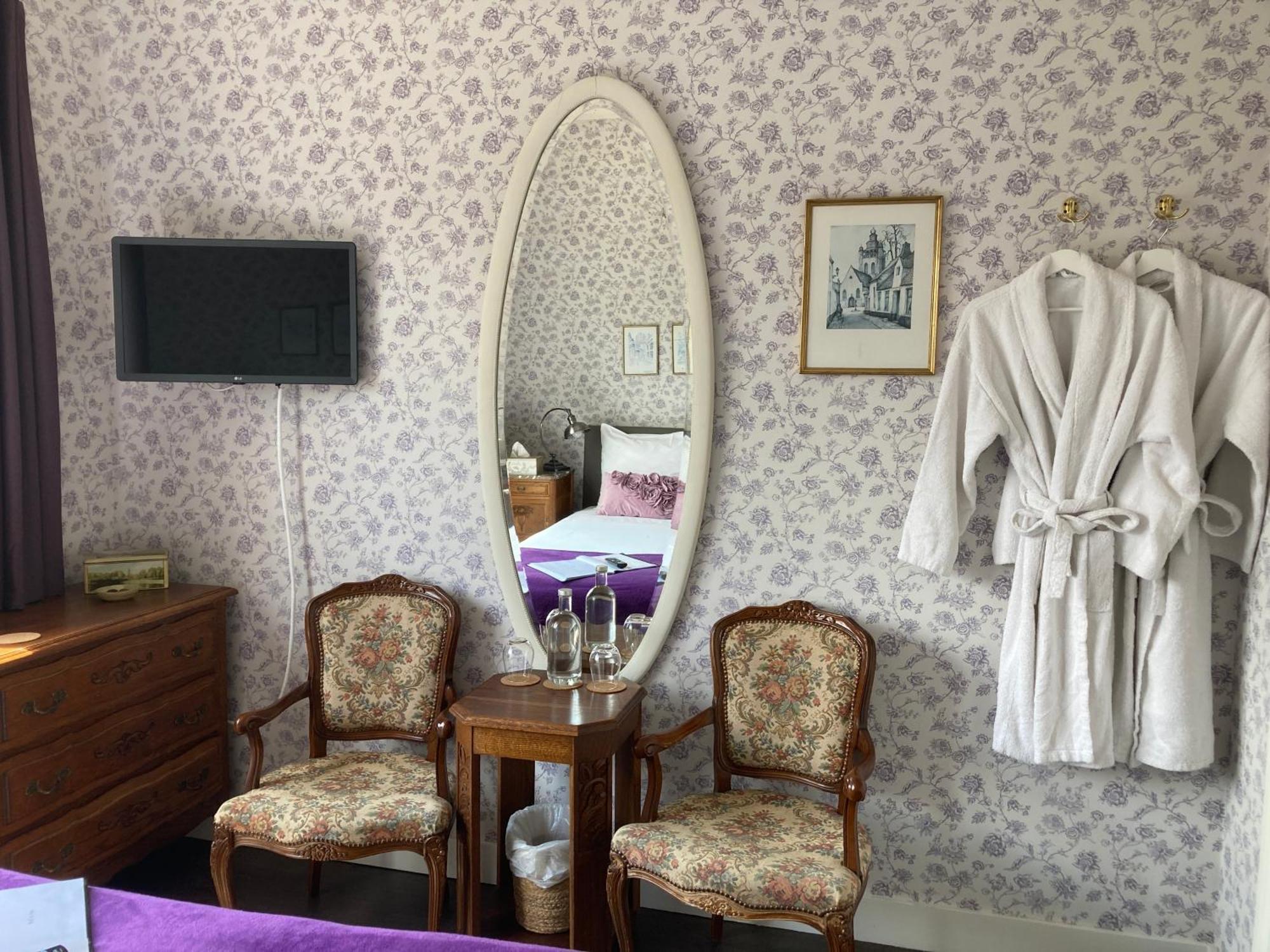 Tree & B Bed & Breakfast Брюж Екстериор снимка